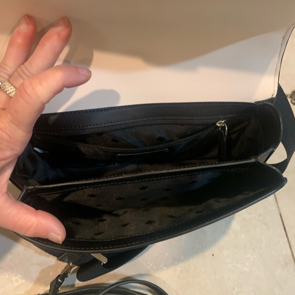 Elegant White and Black Crossbody Bag NWOT - Picture 4 of 5